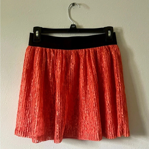 Candies Coral Pleated Lace Mini Skirt - Small - Picture 3 of 5